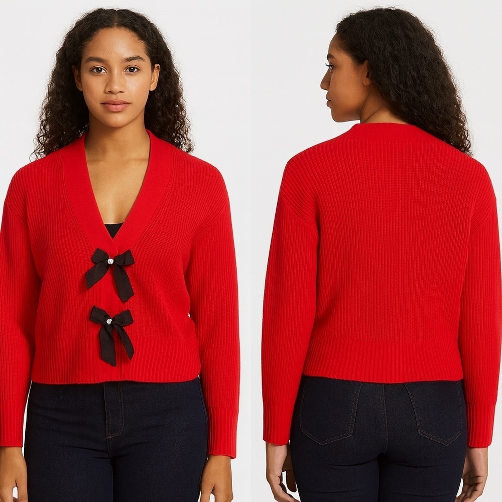 Red‎ Sweater fwith Bow Accents Size M NWOT